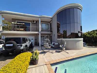 4 Bedroom House For Sale in Queensburgh - kwAp.webp