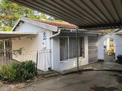 3 Bedroom House For Sale in Queensburgh - bhjJ.webp