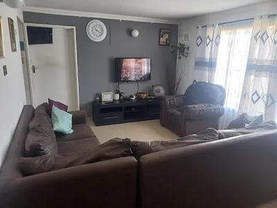 3 Bedroom Apartment For Sale in Durban - yp05.webp