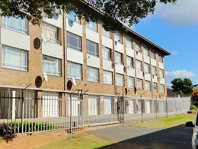 3 Bedroom Apartment For Sale in Durban - 6YV4.webp