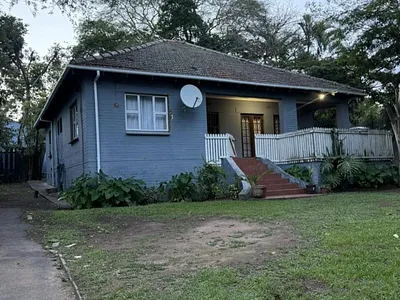 4 Bedroom House For Sale in Pinetown - 7fkV.webp