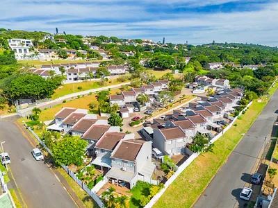 3 Bedroom Townhouse For Sale in Durban - J6Dv.webp