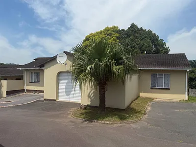 4 Bedroom Townhouse For Sale in Queensburgh - GOmG.webp