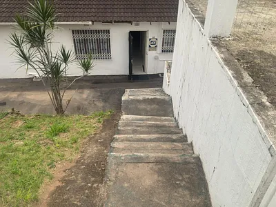 3 Bedroom Townhouse For Sale in Shallcross, Chatsworth - oZrK.webp