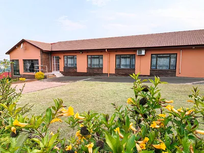 3 Bedroom House For Sale in Queensburgh - cgde.webp