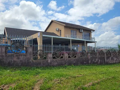 3 Bedroom House For Sale in Shallcross, Chatsworth - gsEo.webp