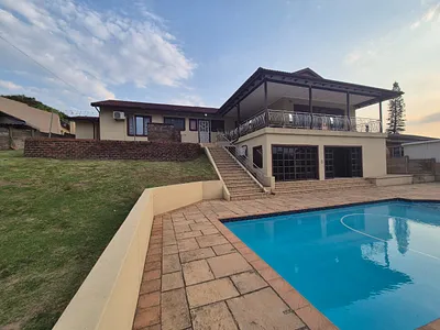 4 Bedroom House For Sale in Queensburgh - G7FS.webp