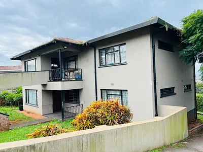 6 Bedroom House For Sale in Durban - VBEz.webp