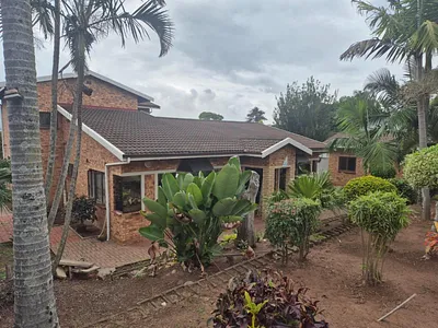 3 Bedroom House For Sale in Queensburgh - Yi1G.webp
