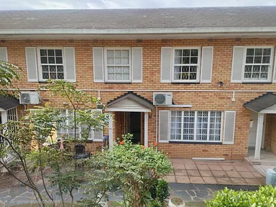 3 Bedroom Townhouse For Sale in Queensburgh - tR65.webp