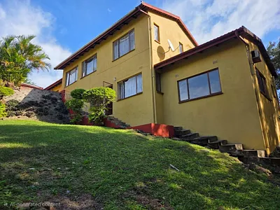 5 Bedroom House For Sale in Queensburgh - 6zXZ.webp