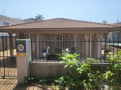 4 Bedroom House For Sale in Shallcross, Chatsworth - x15q.webp