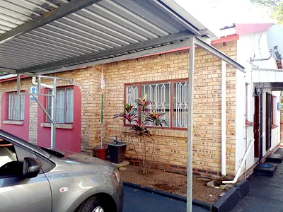 1 Bedroom Apartment To Rent in Shallcross, Chatsworth - 5eMy.webp