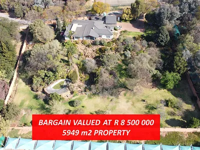 4 Bedroom House For Sale in Roodepoort - SrYh.webp