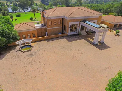 Farm For Sale in Parys - 7YPg.webp
