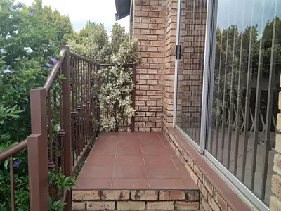 2 Bedroom Townhouse For Sale in Wilgeheuwel, Roodepoort - ywP8.webp