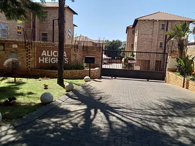 3 Bedroom Apartment For Sale in Randburg - img