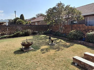 3 Bedroom Townhouse For Sale in Germiston - 9i25.webp