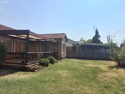 3 Bedroom House For Sale in Germiston - R6Eh.webp