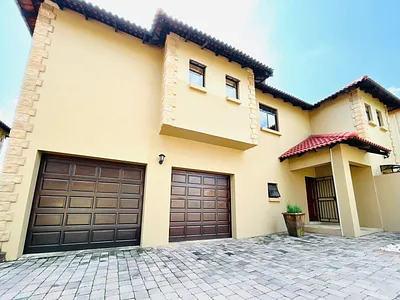 3 Bedroom House For Sale in Sandton - txme.webp