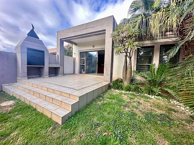 2 Bedroom Townhouse For Sale in Sandton - LwJ6.webp