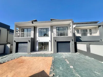 4 Bedroom House For Sale in Pretoria - 2tZH.webp