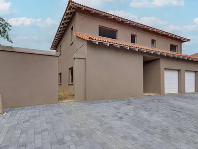 5 Bedroom House For Sale in Sandton - 1bIu.webp