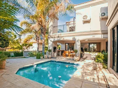 4 Bedroom House To Rent in Sandton - b9oB.webp