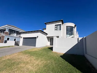 4 Bedroom House For Sale in Blue Valley Golf Estate, Centurion - OL3Q.webp