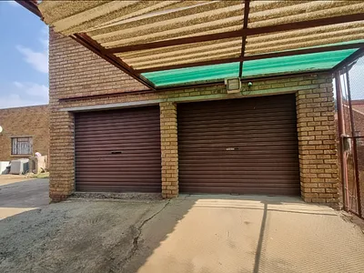4 Bedroom House For Sale in Springs - tD30.webp