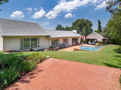 3 Bedroom House For Sale in Johannesburg - i5M7.webp