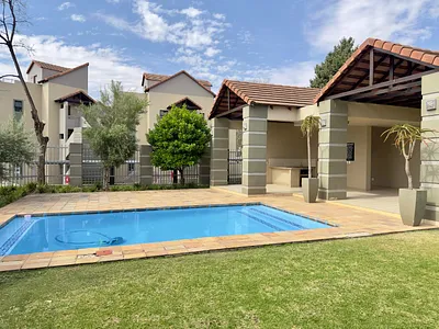 1 Bedroom Apartment To Rent in Broadacres, Sandton - FUQb.webp