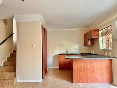 2 Bedroom Townhouse For Sale in Pretoria - img