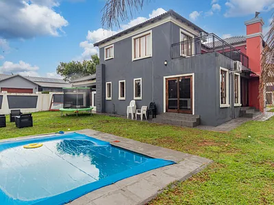 4 Bedroom Townhouse For Sale in Thatchfield Estate, Centurion - kXS3.webp