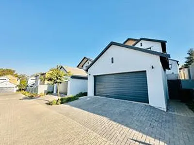 3 Bedroom Townhouse For Sale in Sandton - V71o.webp