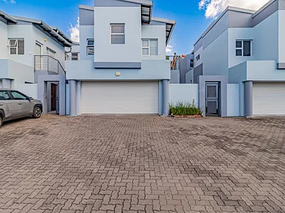 4 Bedroom Townhouse For Sale in Randburg - QPmf.webp