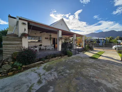 3 Bedroom House For Sale in Porterville - AFy4.webp
