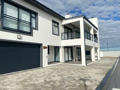3 Bedroom House For Sale in Velddrif - YIQF.webp