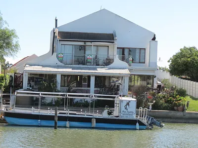 4 Bedroom House For Sale in Velddrif - DY5u.webp