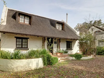 4 Bedroom House For Sale in Caledon - SEfz.webp