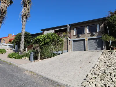 4 Bedroom House For Sale in Saldanha - XyTu.webp