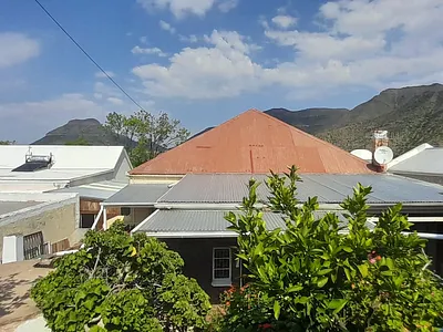6 Bedroom House For Sale in Graaff-Reinet - img