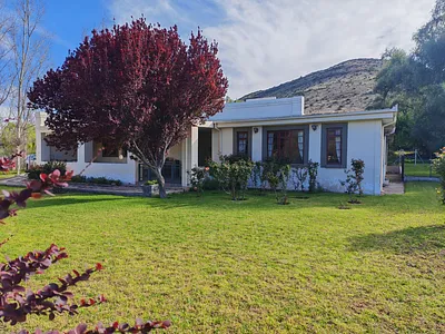 3 Bedroom House For Sale in Graaff-Reinet - WSqL.webp