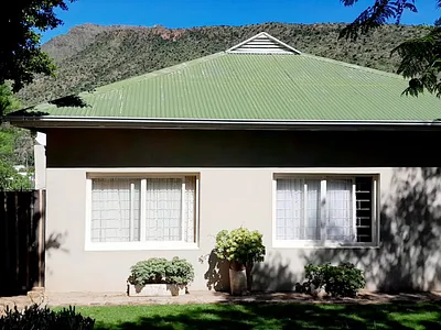 3 Bedroom House For Sale in Graaff-Reinet - erh4.webp