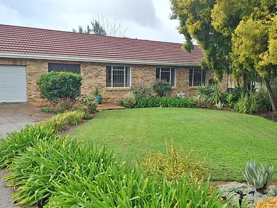 3 Bedroom House For Sale in Porterville - aedB.webp