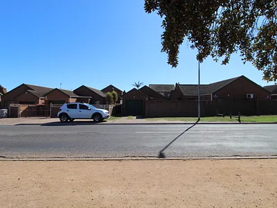 3 Bedroom House For Sale in Vredenburg - zhC3.webp