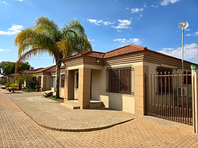 2 Bedroom House For Sale in Upington - TV2h.webp