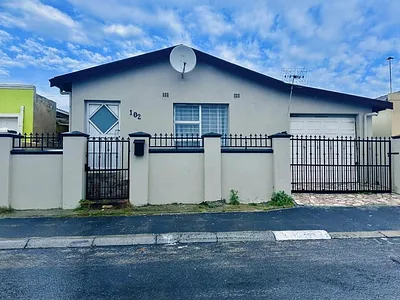 3 Bedroom House For Sale in Khayelitsha - 1HRK.webp