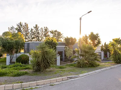 2 Bedroom House For Sale in Piketberg - img