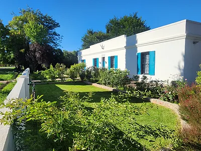 4 Bedroom House For Sale in Graaff-Reinet - 4vyN.webp